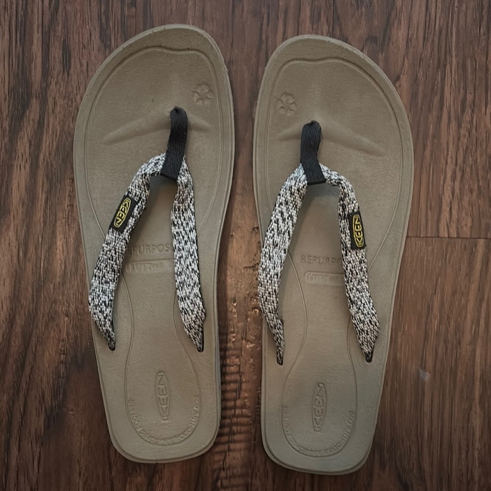 Keen Tan and Black Flip Flops